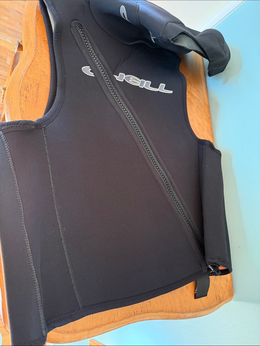 O'Neill Men’s Black Neoprene hooded Wetsuit Vest with Diagonal Zip 5.5mm XL